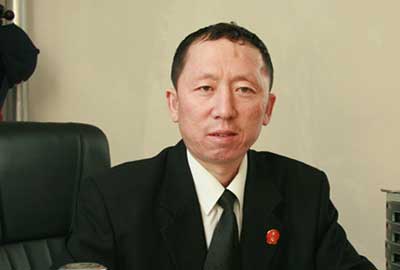 王宝胜：公正无私“铁法官”